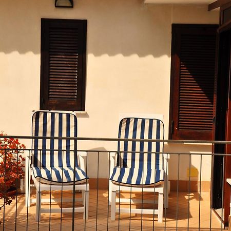 Villa Laura Sea View Apartments Santa Maria di Castellabate Habitación foto