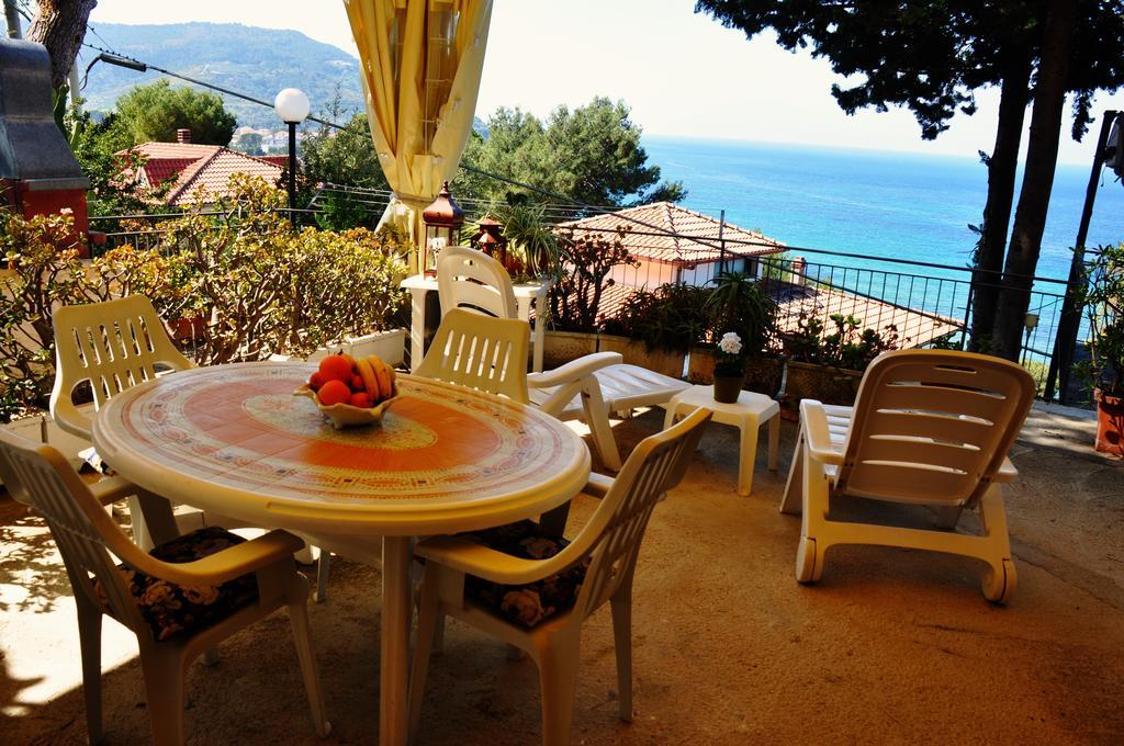 Villa Laura Sea View Apartments Santa Maria di Castellabate Exterior foto